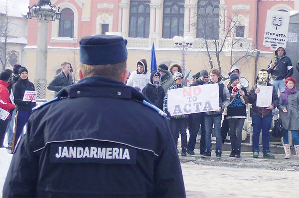  Netszolgáltatóból rendőr?