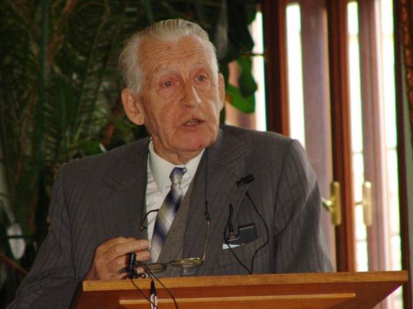 Elhunyt Csetri Elek történész – nekrológ