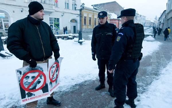 Csendőrök kísérték be a Székely Gárda-egyesület alelnökét