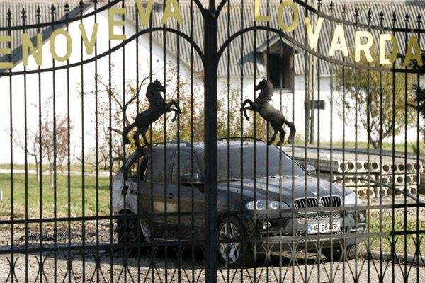 Felgyújtották Csibi István autóját Csíkszeredában 