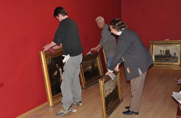Megérkeztek a 19. századi magyar festmények a Csíki Székely Múzeumba