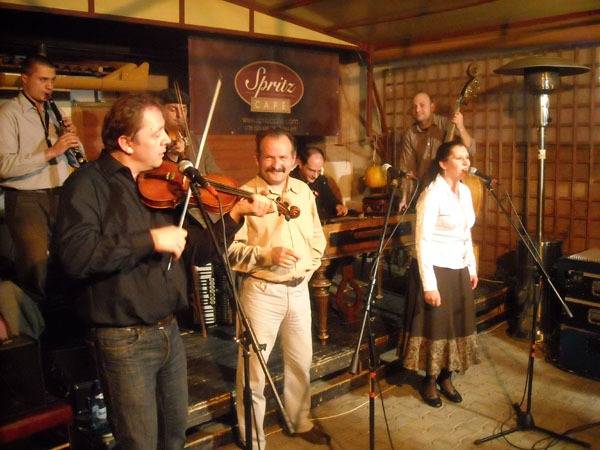 Dalra fakasztotta kolozsvári közönségét a Csík Zenekar