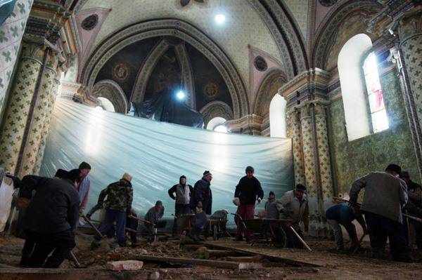Restaurálják a csíksomlyói Árpád-kori plébániatemplomot 