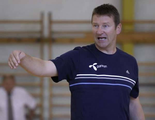 Csoknyai a férfiak kapitánya