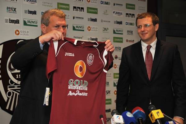 &bullet;  Fotó: Bone Ewald