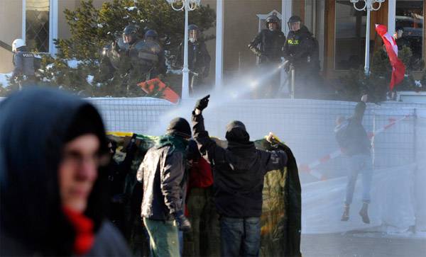 Davos: kiállás az euró mellett