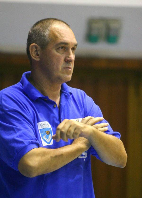 „Itt rang férficsapatot edzeni”