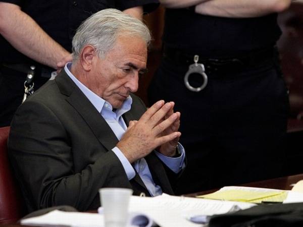 Őrizetbe vették a volt IMF-vezért egy prostitúciós hálózattal kapcsolatos ügyben