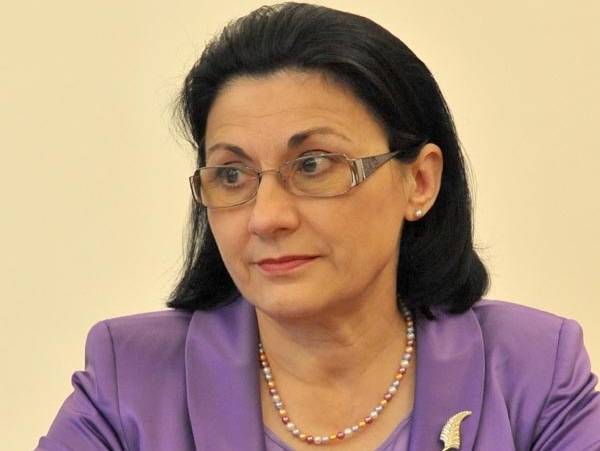 A PSD ultimátumot adott, a PDL kiáll Ecaterina Andronescu mellett