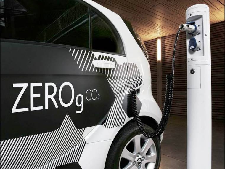 Az elektromos meghajtású autók vásárlásának állami támogatásán dolgozik a kormány
