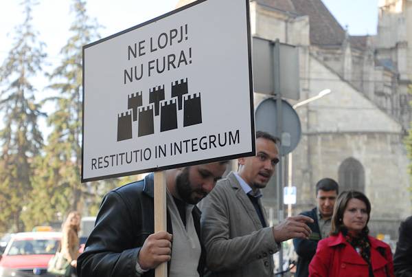 Magyar tulajdonokért tüntettek Kolozsváron