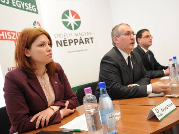 EMNP: fenyegeti a Néppárt jelöltjeit az RMDSZ