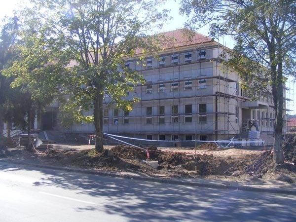 Félbemaradt campusépítés