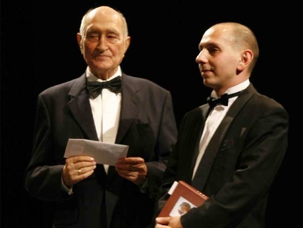 Kiosztották az Erdős Irma-ösztöndíjat és -emlékgyűrűt Marosvásárhelyen