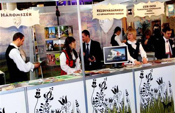 Hadjáratot indítottak a turistákért az erdélyi városok