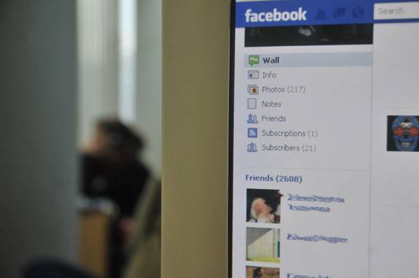 Mit jelez a Facebook-ismerősök száma?