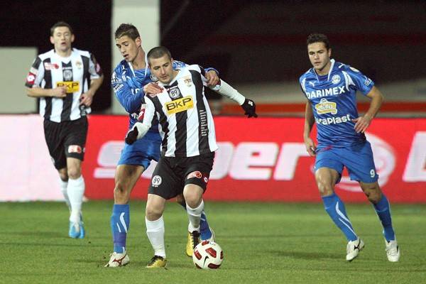 Kirúgták Cosmin Contrát