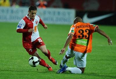 CFR: „javuló forma”, távolodó cél