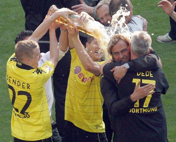 Bajnok a Dortmund, Bölöniéken már csak a csoda segíthet