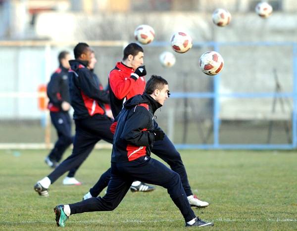 Acélos marad a Galac?