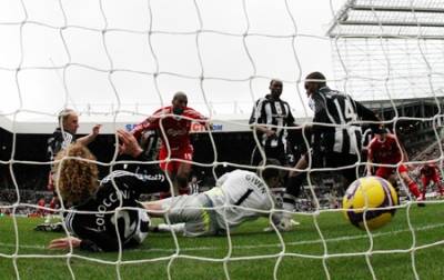 Plusz két pont ajándék az Angliában listavezető Liverpoolnak 