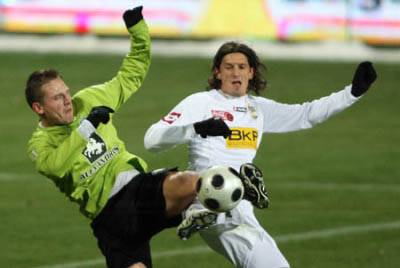 Pontszerzés az éllovastól 