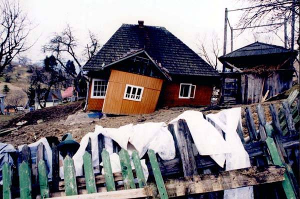 Törvényesen még senki nem bírságolható lakásbiztosításért