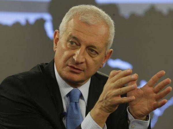 Ponta „melegen tartja” az ellenzékben maradt RMDSZ-t