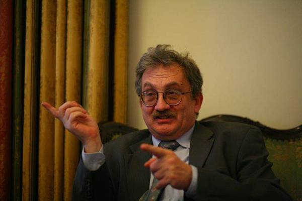 Bukarest akadályozhatja Nyírő József újratemetését