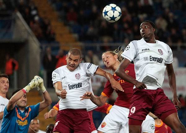 A CFR mezében az AS Roma elleni Bajnokok Ligája-mérkőzésen 2010-ben. Archív •  Fotó: Agerpres