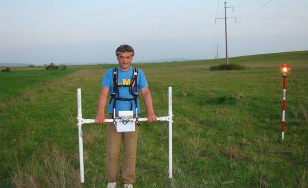 Geomágneses műszerrel mérik fel Szatmár megye régészeti lelőhelyeit