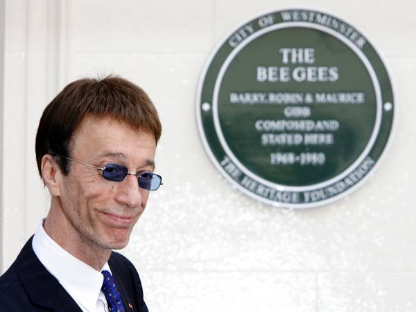 Elhunyt Robin Gibb, a Bee Gees énekese