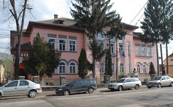  Szélmalomharc a segesvári és a dicsőszentmártoni magyar iskolákért