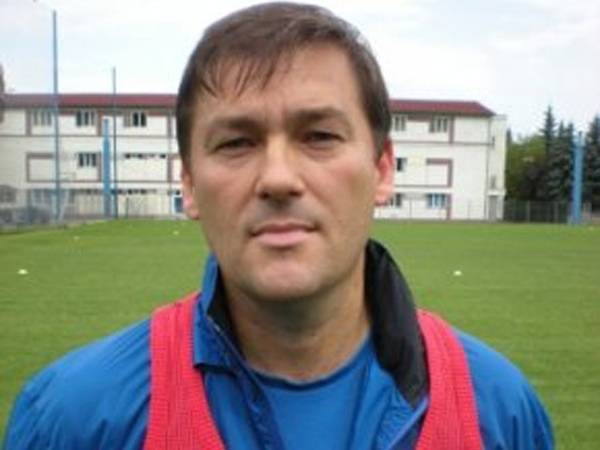 Segítőből vezetőedző