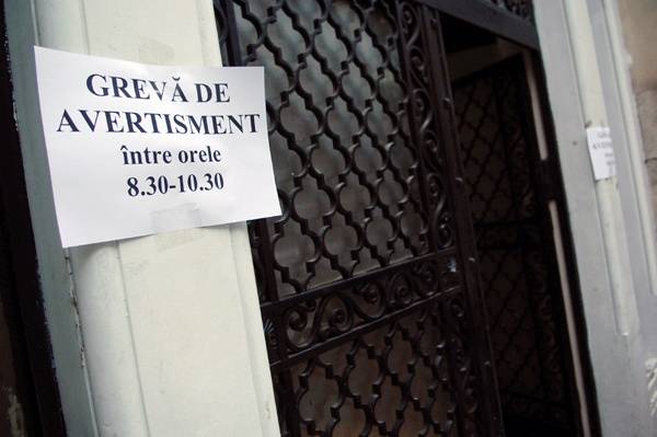 Lemondtak egyelőre a sztrájkról az önkormányzati dolgozók