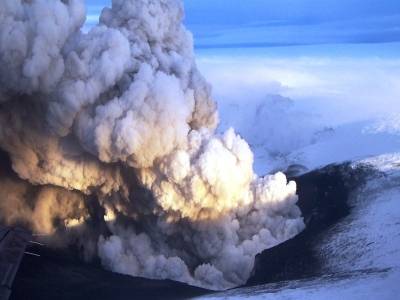 Kitört Izland legaktívabb vulkánja