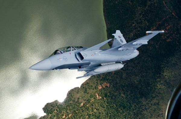 Saab-ajánlat: új Gripenek használt F-16-osok áráért