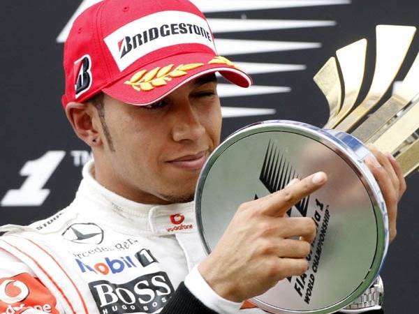 A McLaren kettős diadala