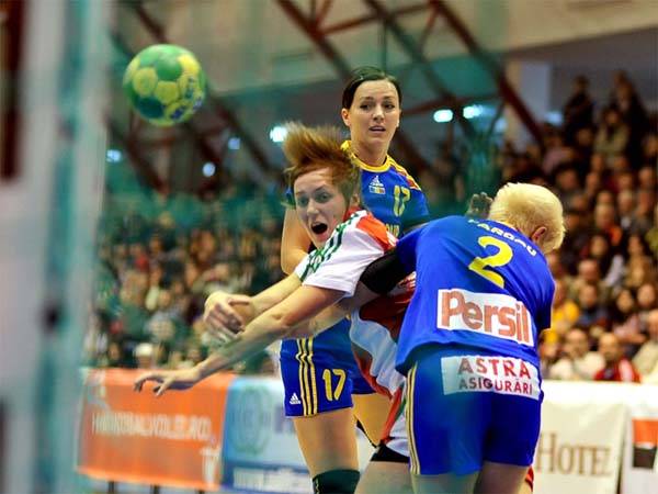  A végén a román lányok nevettek