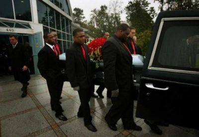  Eltemették Hardyt, az FBI is nyomoz