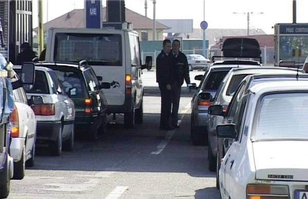 Nagyüzem a nyugati határátkelőkön 