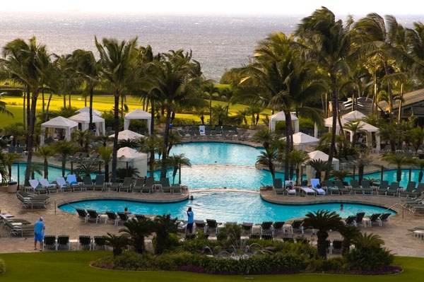 Baj van Hawaiion: üres szállók, néptelen strandok