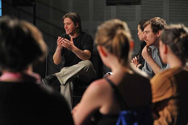 A kolozsvári olvasókkal találkozott Háy János budapesti író, költő