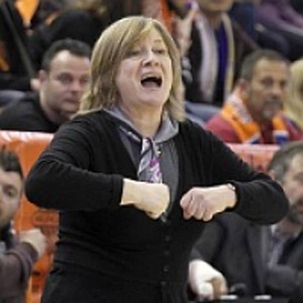 Kosárlabda: sztáredzőt kapnak a román lányok