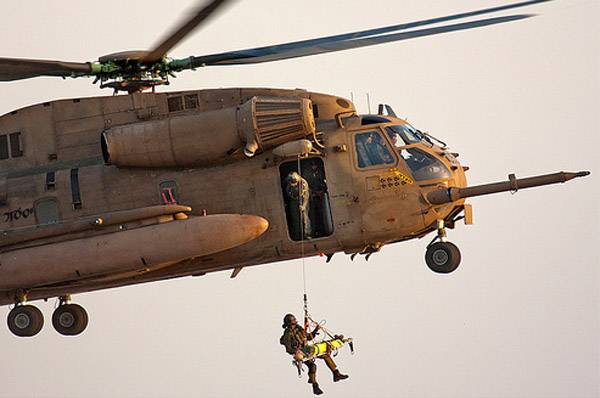 Hét katonával a fedélzetén Brassó megyében lezuhant egy izraeli helikopter