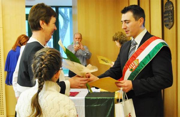 Erősödik a nemzetmentő kapocs