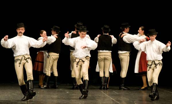 Új előadást mutat be a Hargita együttes