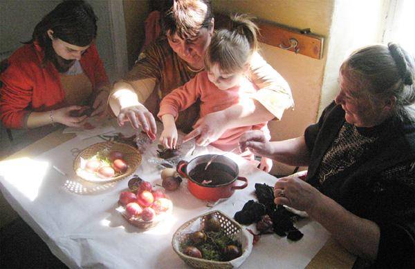 Várják húsvétra a turistákat az erdélyiek, de ők inkább otthon ünnepelnek