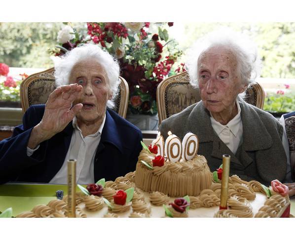 Százévesek a világ legidősebb ikrei