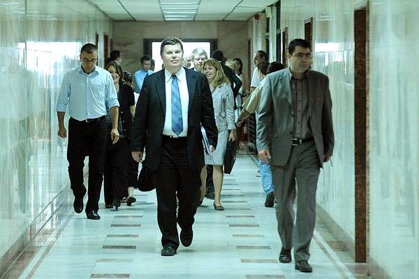 Átirányítanák az IMF-pénzeket